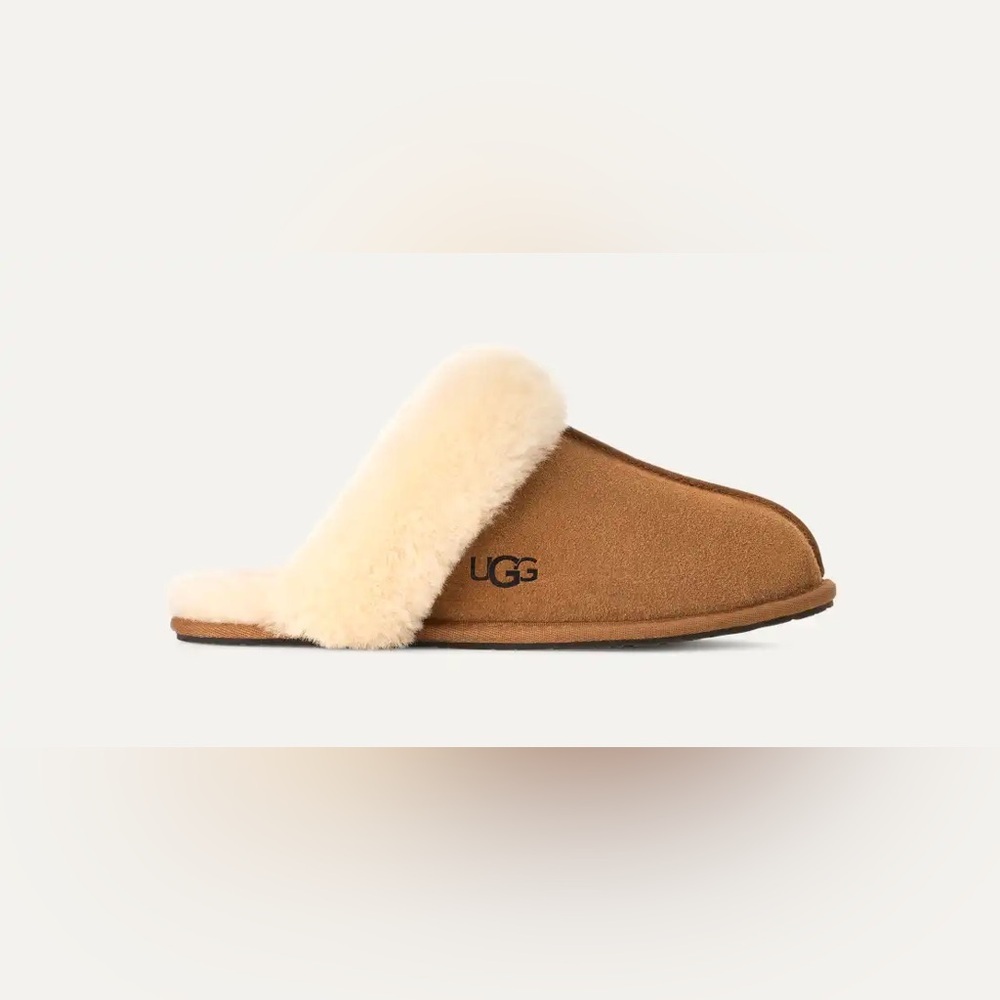 UGG Women's Scuffette II Slippers in Chestnut